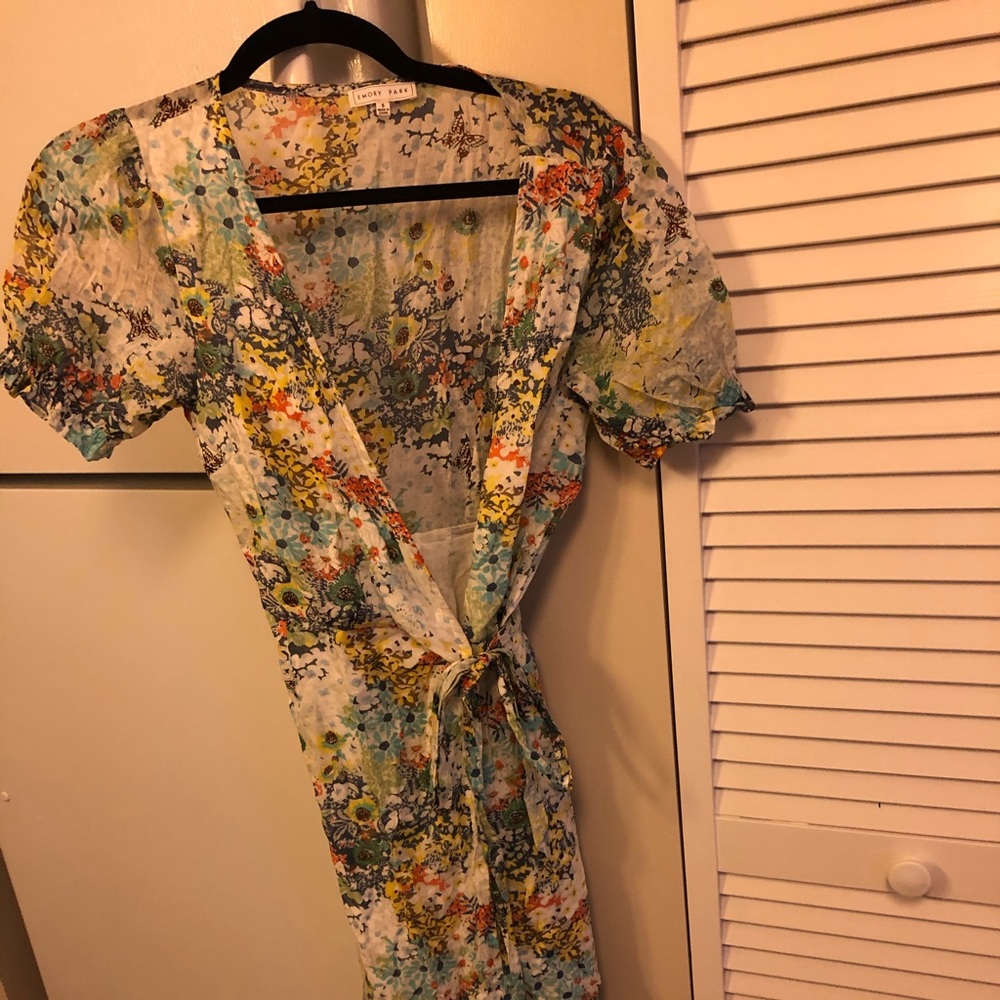 Emory Park beautiful floral summer wrap dress.